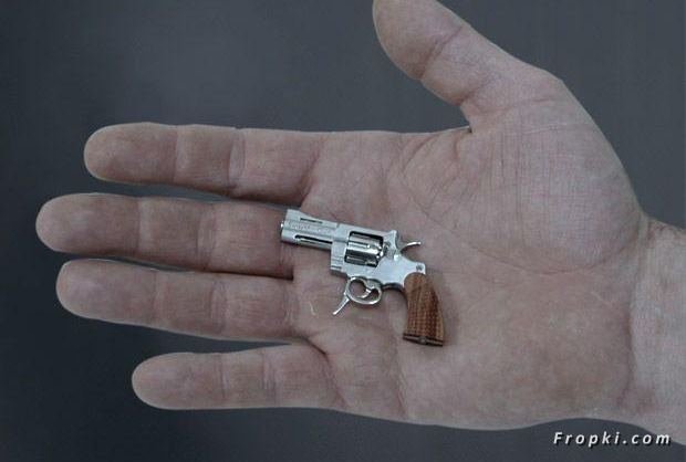 Mini Revolver 009